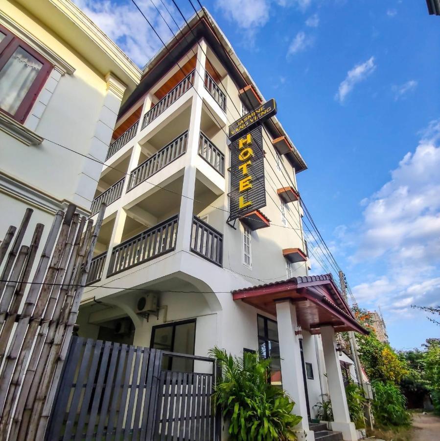 Jasmine Vangvieng Hotel Vang Vieng Exteriér fotografie